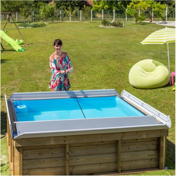 Pistoche piscine bois pour enfants