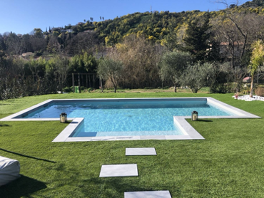 Piscine en bloc polystyrène Polybloc avec escalier déporté